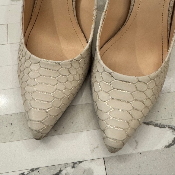 Vince Camuto Savilla Snake Embossed Design Dress Pumps - Picture 7 of 14